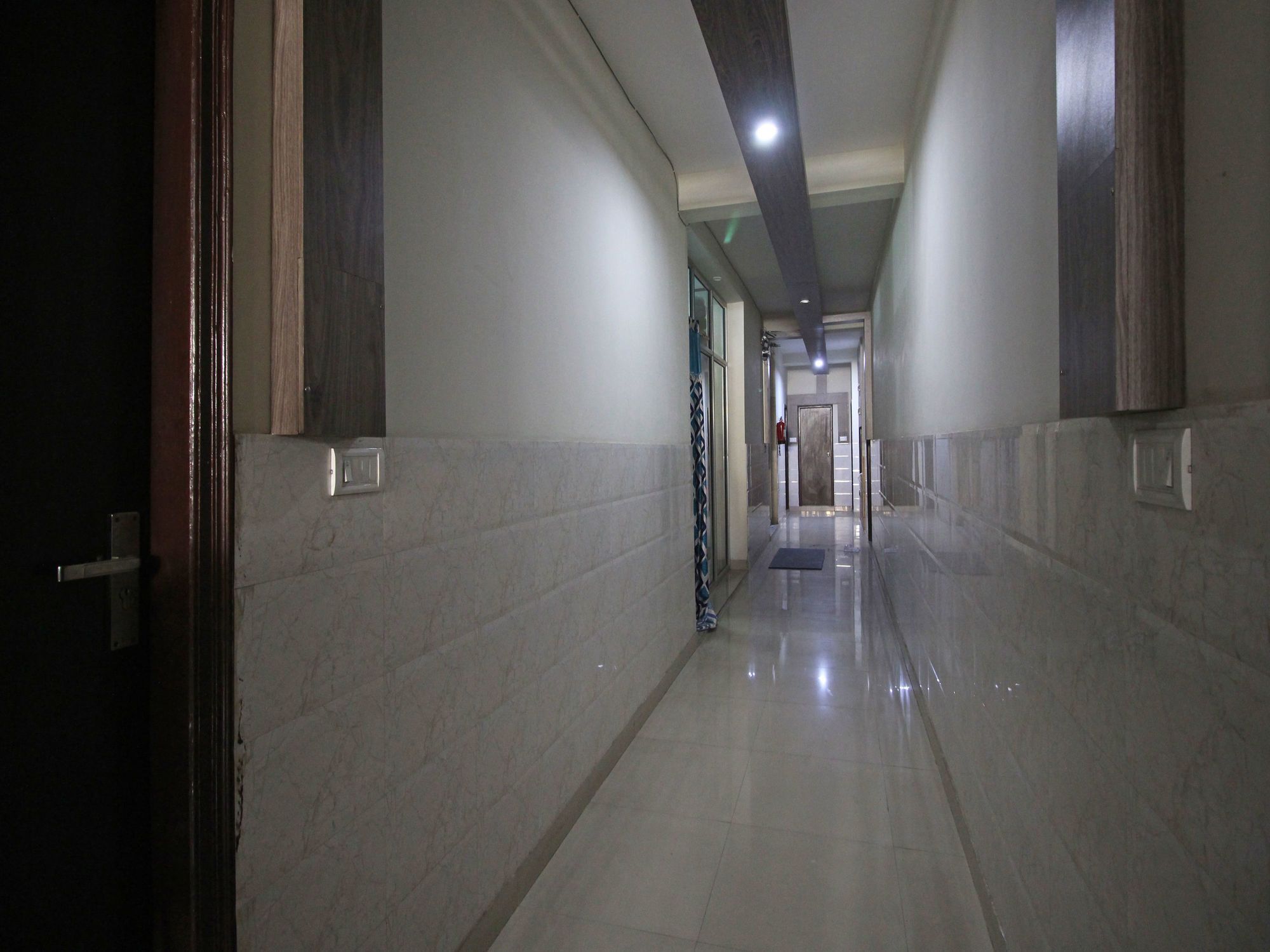 Oyo 576 Hotel Shree Kanta Residency Гургаон Екстериор снимка