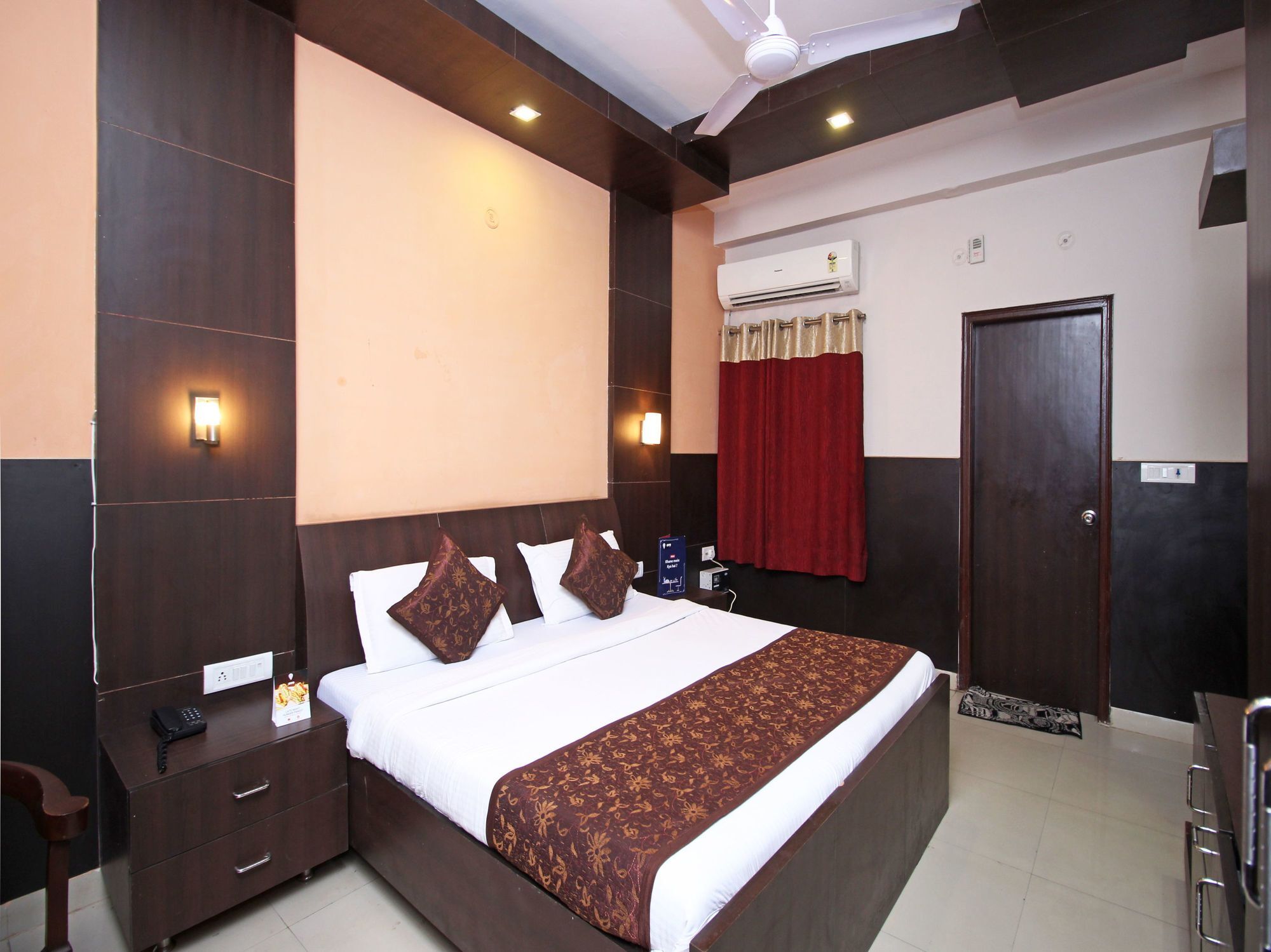 Oyo 576 Hotel Shree Kanta Residency Гургаон Екстериор снимка