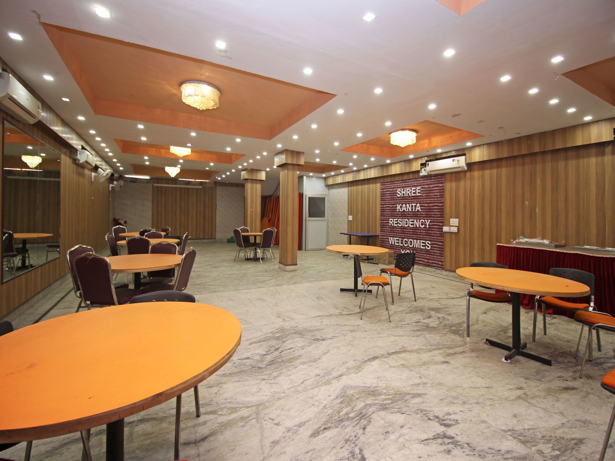 Oyo 576 Hotel Shree Kanta Residency Гургаон Екстериор снимка