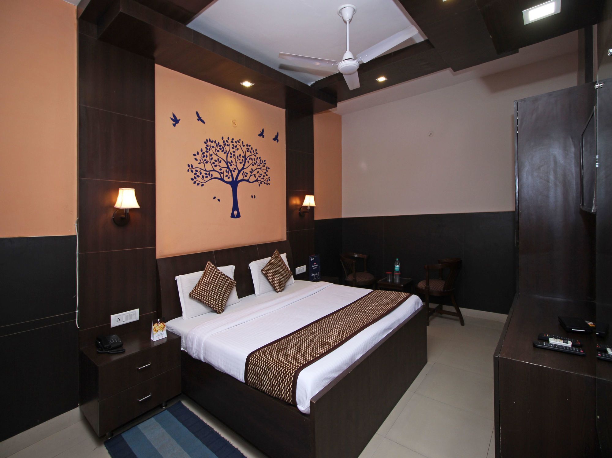 Oyo 576 Hotel Shree Kanta Residency Гургаон Екстериор снимка