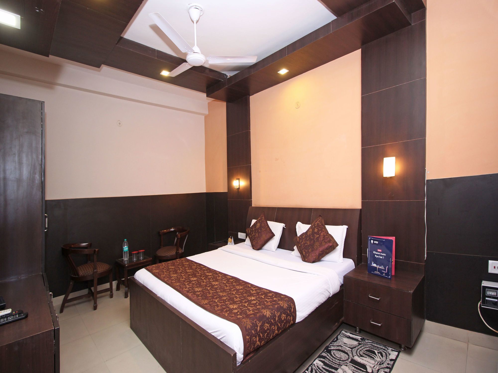 Oyo 576 Hotel Shree Kanta Residency Гургаон Екстериор снимка